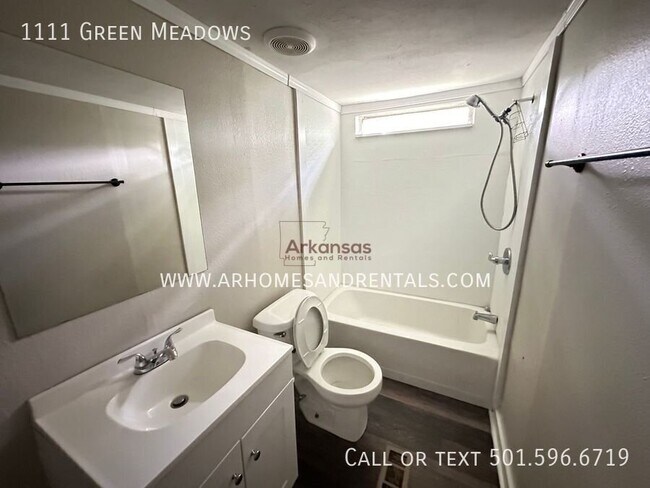 Foto del edificio - 1111 Green Meadows Dr