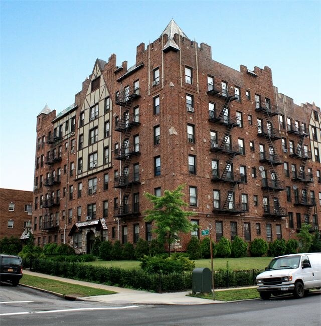 91-59 191st ¡St - 91-59 191st St