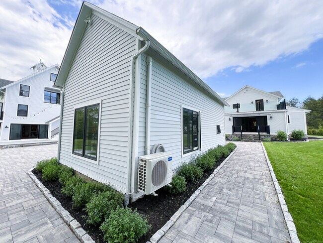 Building Photo - 374.5 Grassy Hill Rd