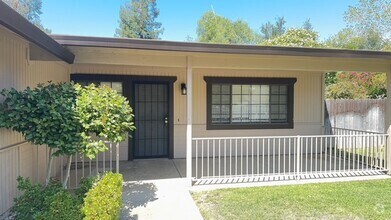 Building Photo - 958 Bahama Ct