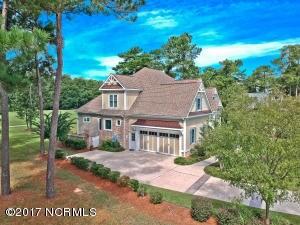 Building Photo - 603 Dartmoor Way SW