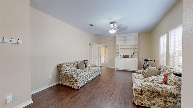 Foto del edificio - 609 Townplace Dr