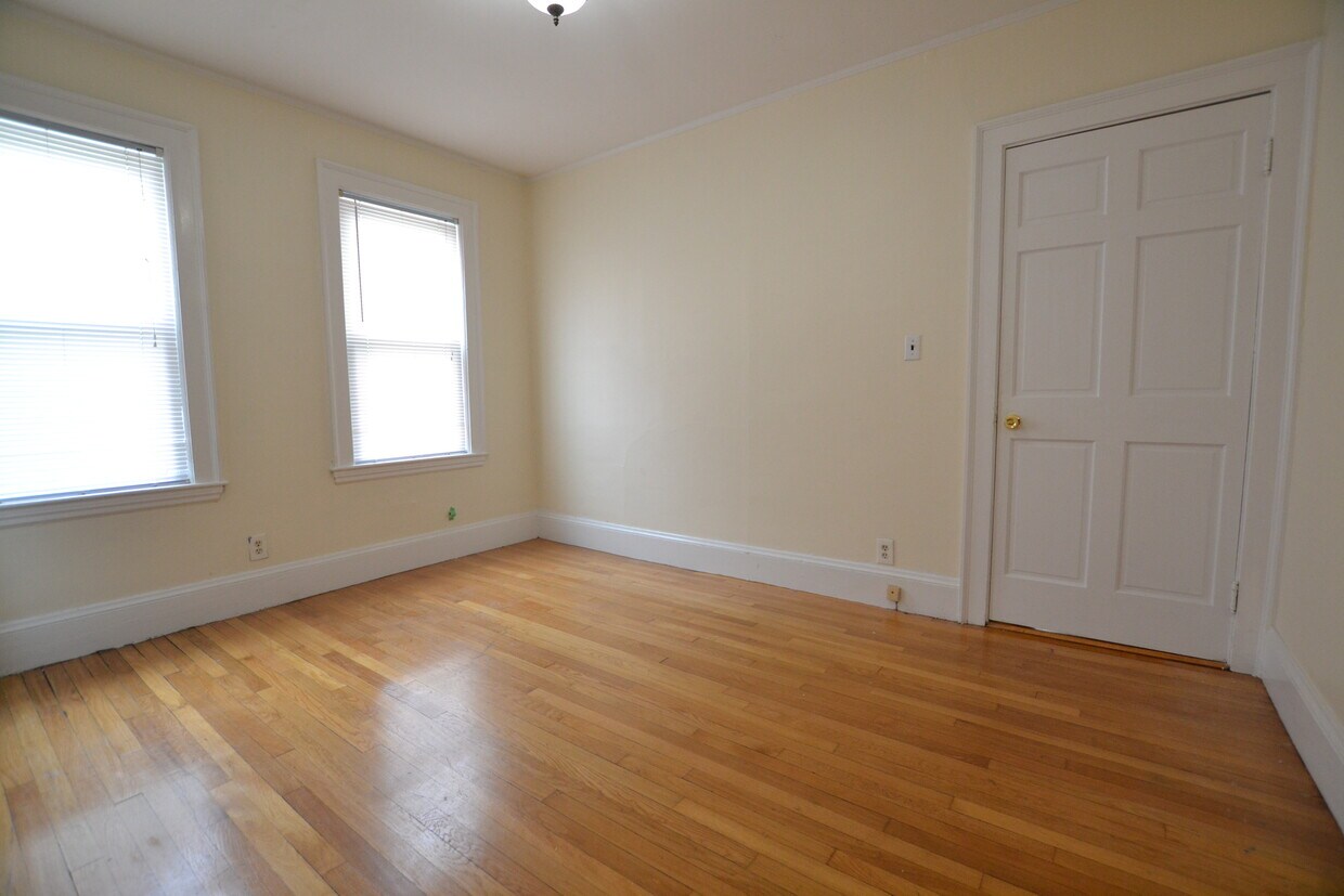 10 Hunnewell Ave, Boston, MA 02135 Condo for Rent in Boston, MA