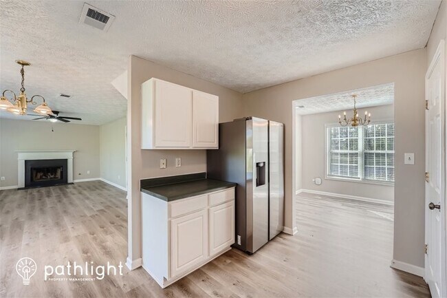 Building Photo - 1323 Westward Dr SW, Marietta, GA, 30008