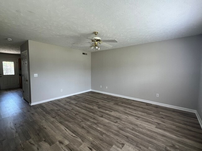 Photo - 1505 Center Pointe Dr House