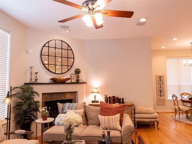 Foto del edificio - 815 Garden Trace Ln