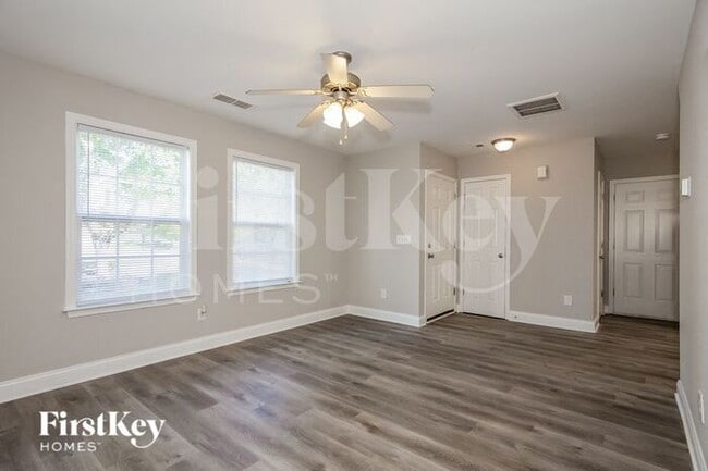 Building Photo - 2537 Terra Dr