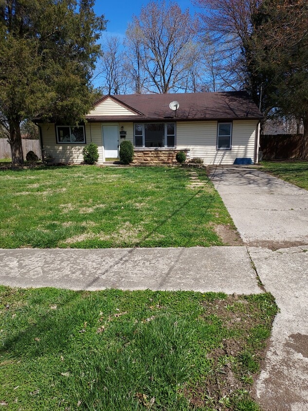 7107 Ethan Allen Way, Louisville, KY 40272 House Rental in Louisville