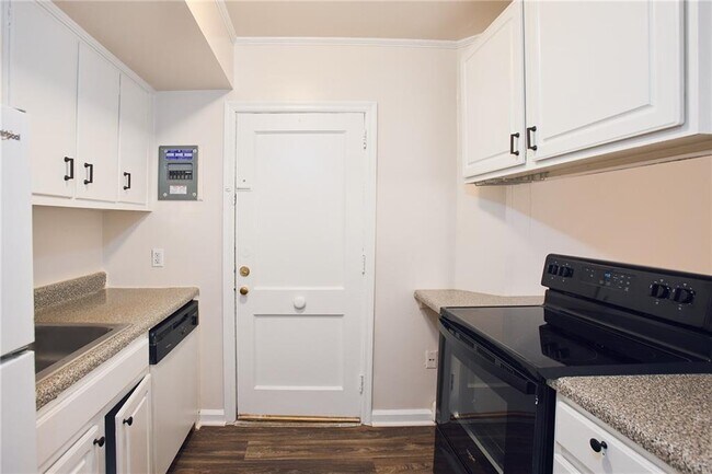 Foto del edificio - 1086 Briarcliff Rd NE