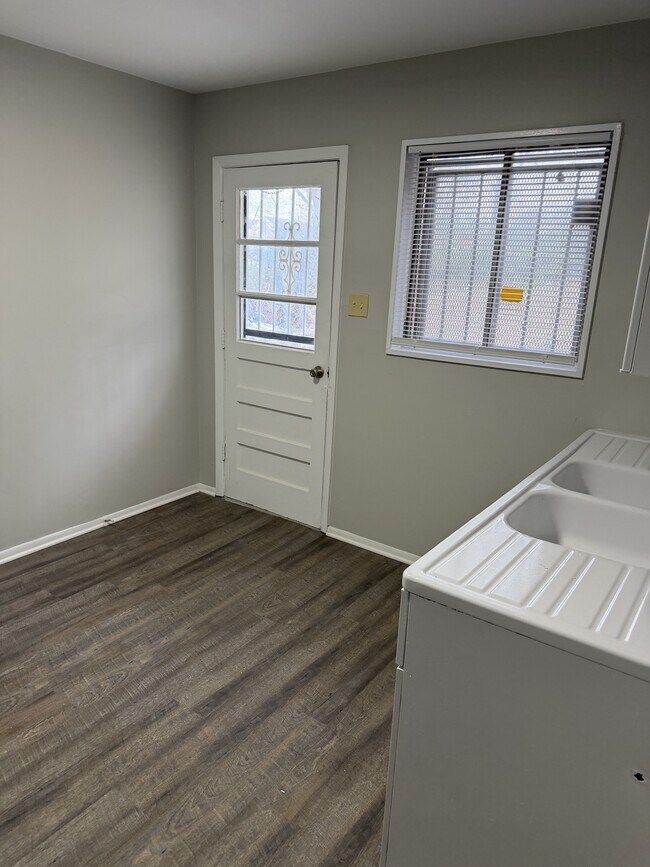 Foto del edificio - 194 E Biscayne Rd