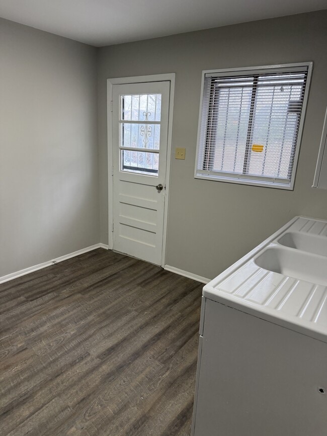 Photo - 194 E Biscayne Rd House