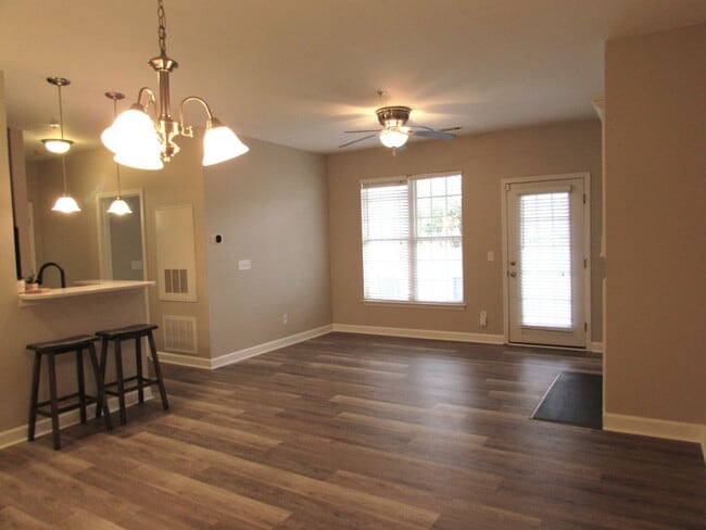 Photo - 10125 Westmoreland Rd Apartment