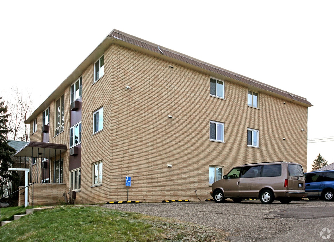 330 Annapolis Apartments in West Saint Paul, MN
