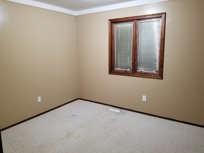 Building Photo - 33146 Beth Ann Dr