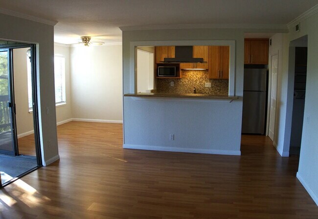 Foto del edificio - "Welcome to Your New Home: Spacious 2-Bed, 2-Bath Apartment in San Carlos!"