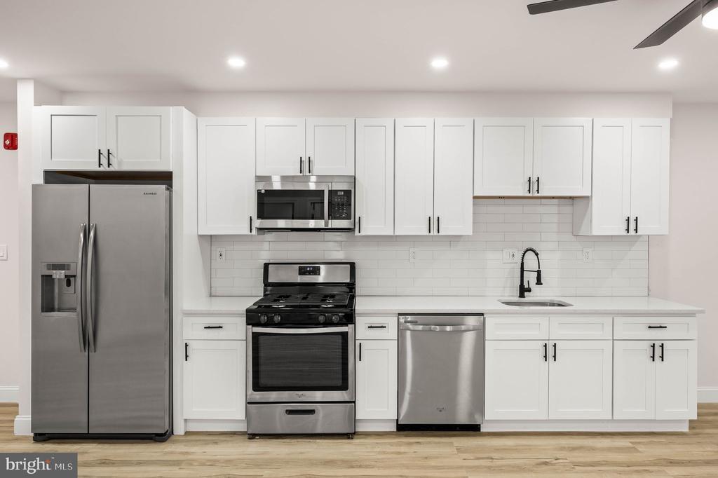 Foto principal - 437-39 W Girard Ave