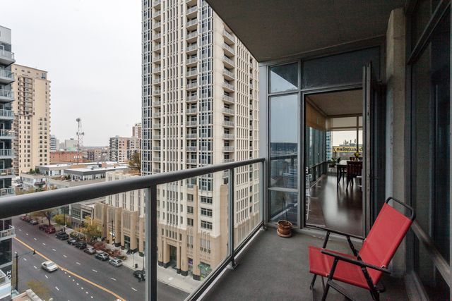 Foto del edificio - 100 E 14th St
