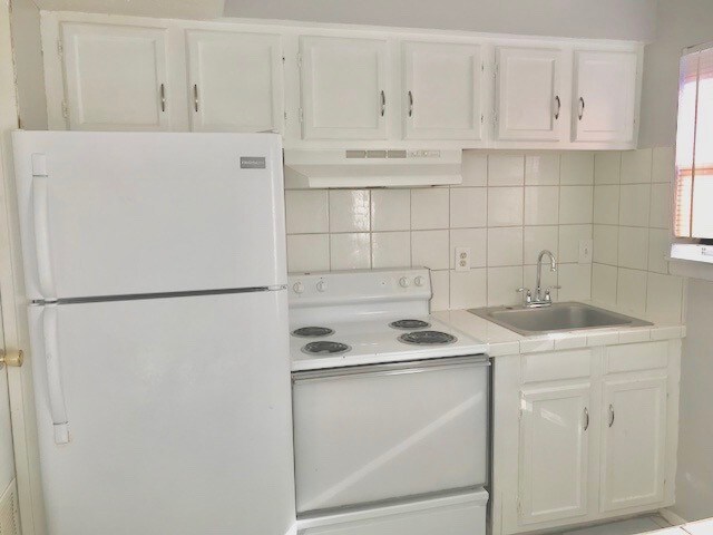 Building Photo - 6220 N 11th St