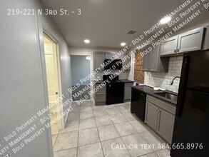 Building Photo - 219-221 N 3rd St