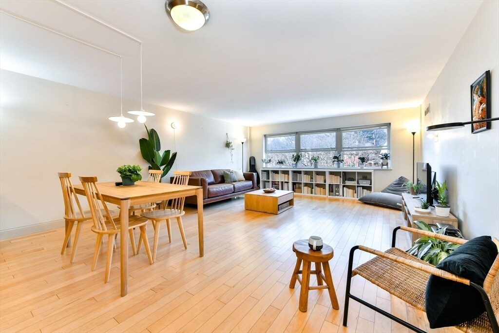 Foto principal - 1600 Beacon St