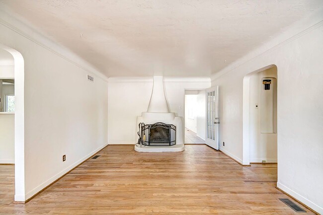 Foto del edificio - 3925 Mesa Verde Ave NE