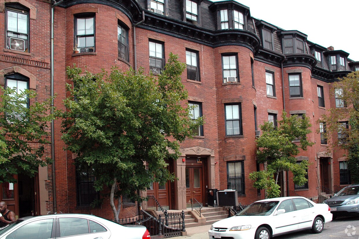 Primary Photo - 11-15 Cortes St