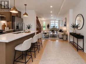Building Photo - 83 Sorbara Wy
