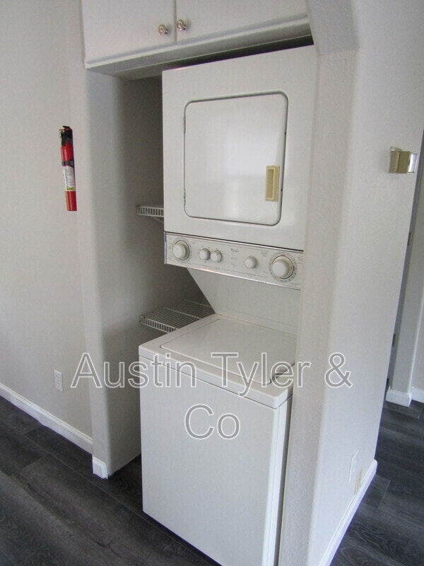 Foto del edificio - 2983B South St