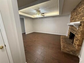 Building Photo - 3008 Townbluff Dr