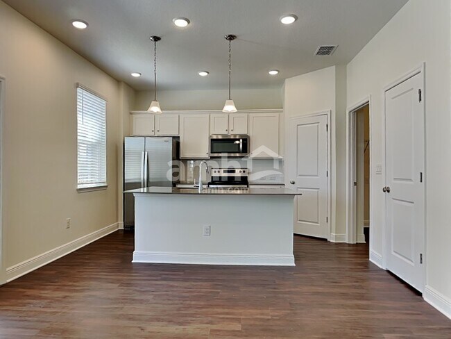 Foto del edificio - 27257 St Andrews Ave