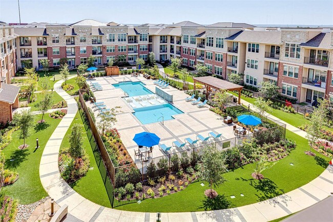 The Quadrangles on Twenty Apartments in Grand Prairie, Texas - The Quadrangles on Twenty