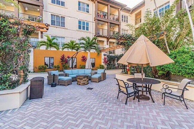 Área de ocio - 200 4th Ave S