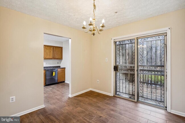 Foto del edificio - 7218 Mahogany Dr