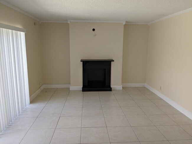 Foto del edificio - 1674 Forest Lakes Cir