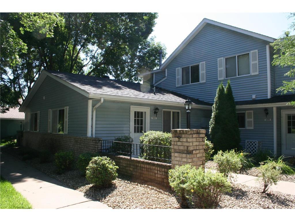 1202 W Royal Oaks Dr, Shoreview, MN 55126 Townhome Rentals in