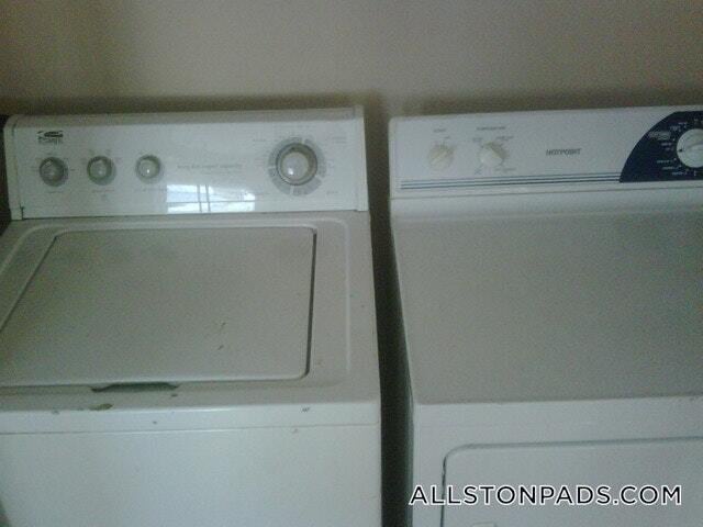 Building Photo - 40 Hooker St