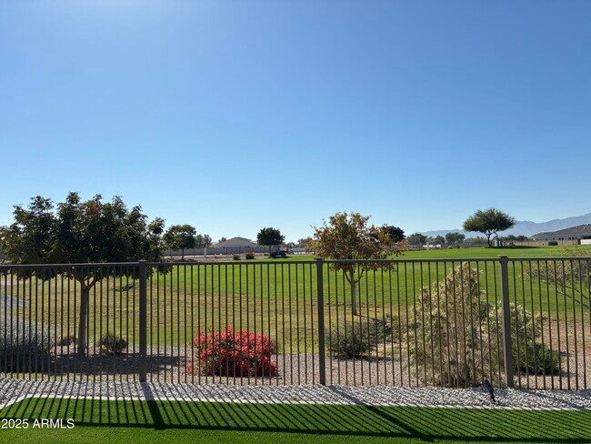 Foto del edificio - 10862 N Brownsville Ln