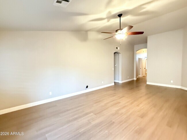 Foto del edificio - 3640 E Mountain Sky Ave