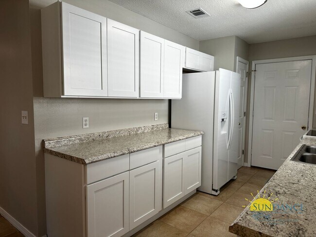Foto del edificio - Beautiful 3 Bedroom Home in Fort Walton Beach!
