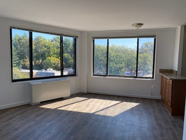 Foto del edificio - 5100 Connecticut Avenue Apartments