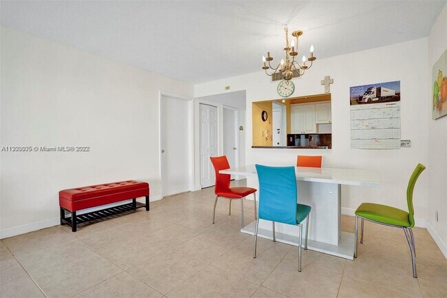 Foto del edificio - 230 Lakeview Dr