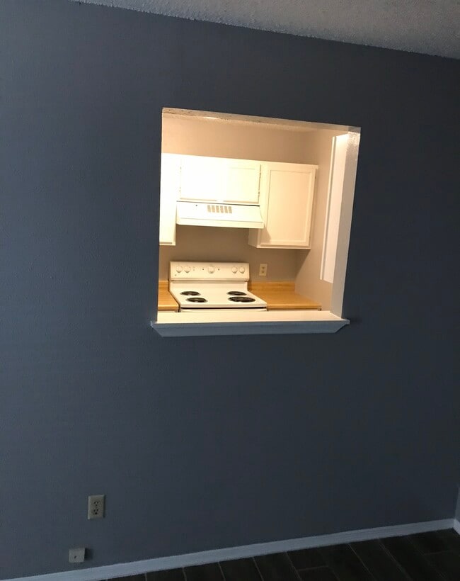 Building Photo - 4006 Peperport Dr