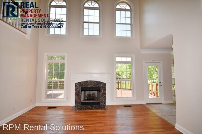 Building Photo - 4 br, 3.5 bath House - 211 Royal Glen Blvd.