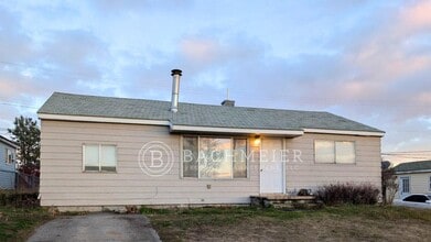 Building Photo - 760 SW 28th St