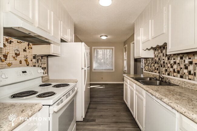 Building Photo - Cozy 3-Bedroom Home in Hopkins, SC