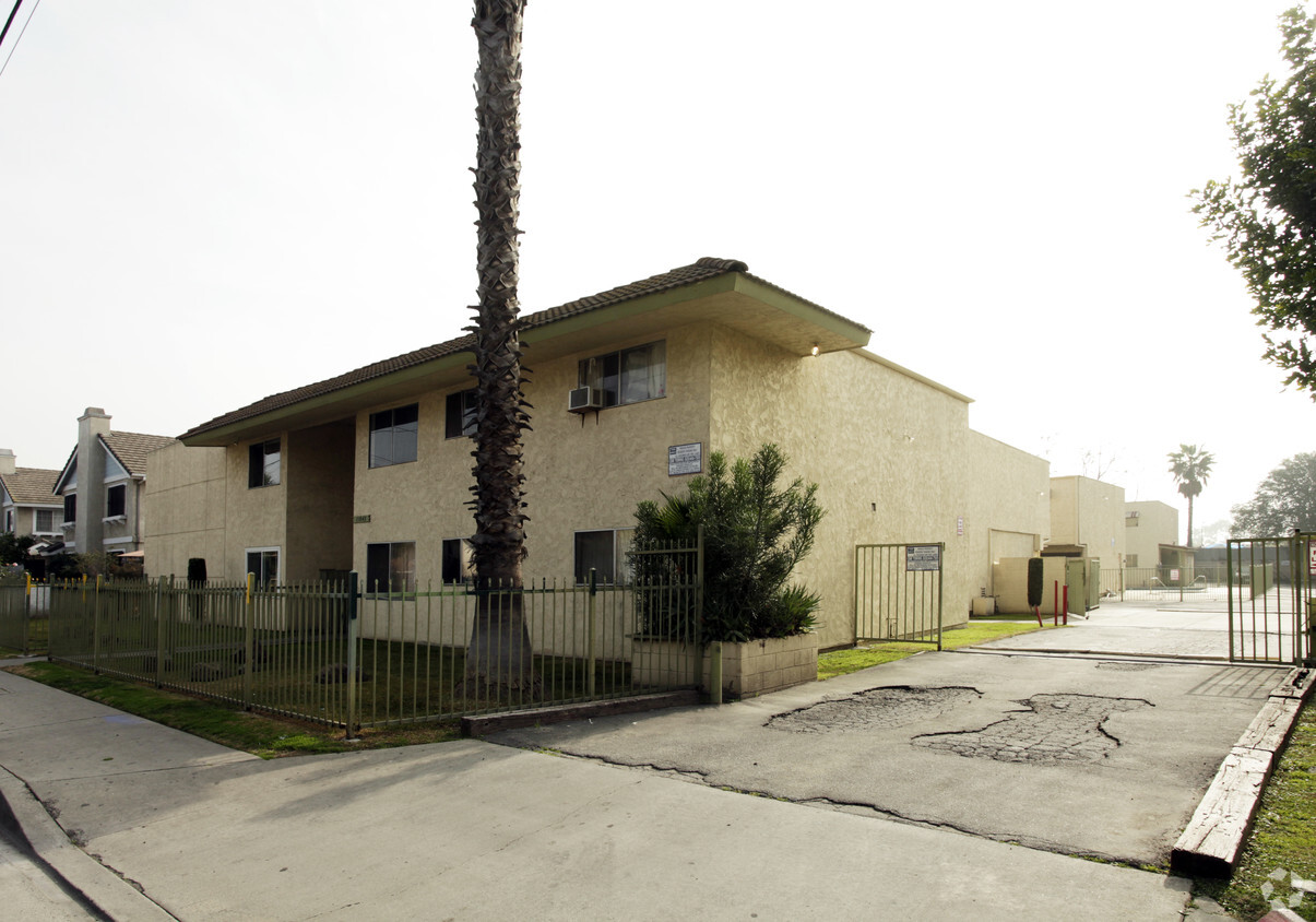 Building Photo - Lansdale Apartments