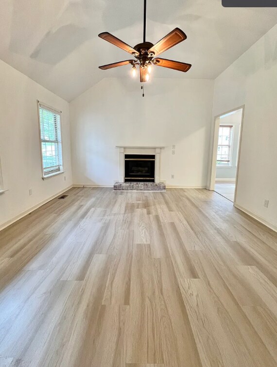 Foto del edificio - 1816 Devon Dr