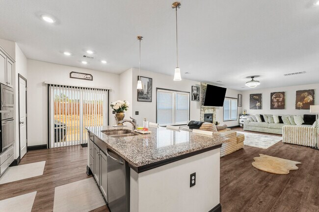 Foto del edificio - 9928 Long Leaf Pne Dr