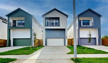 Building Photo - 12238 Kirkgard Dr