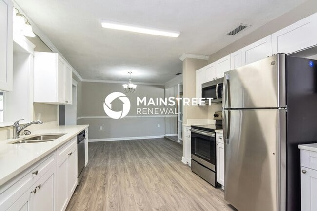 Building Photo - 4 Bedroom Pet-Friendly Home in BRANDON, FL...
